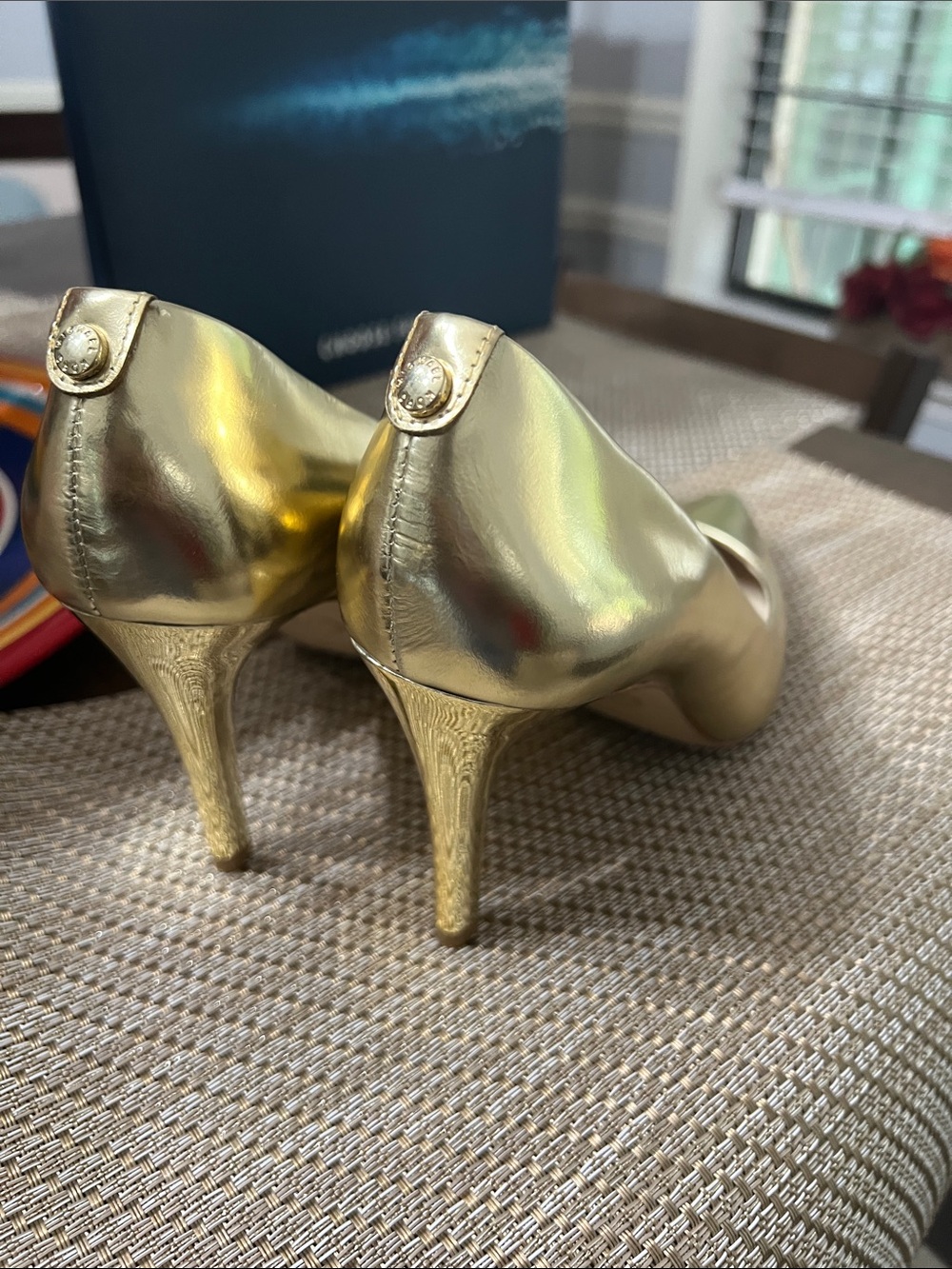 Michael Kors Gold Metallic Pointed-Toe Heels- one call out see picture
